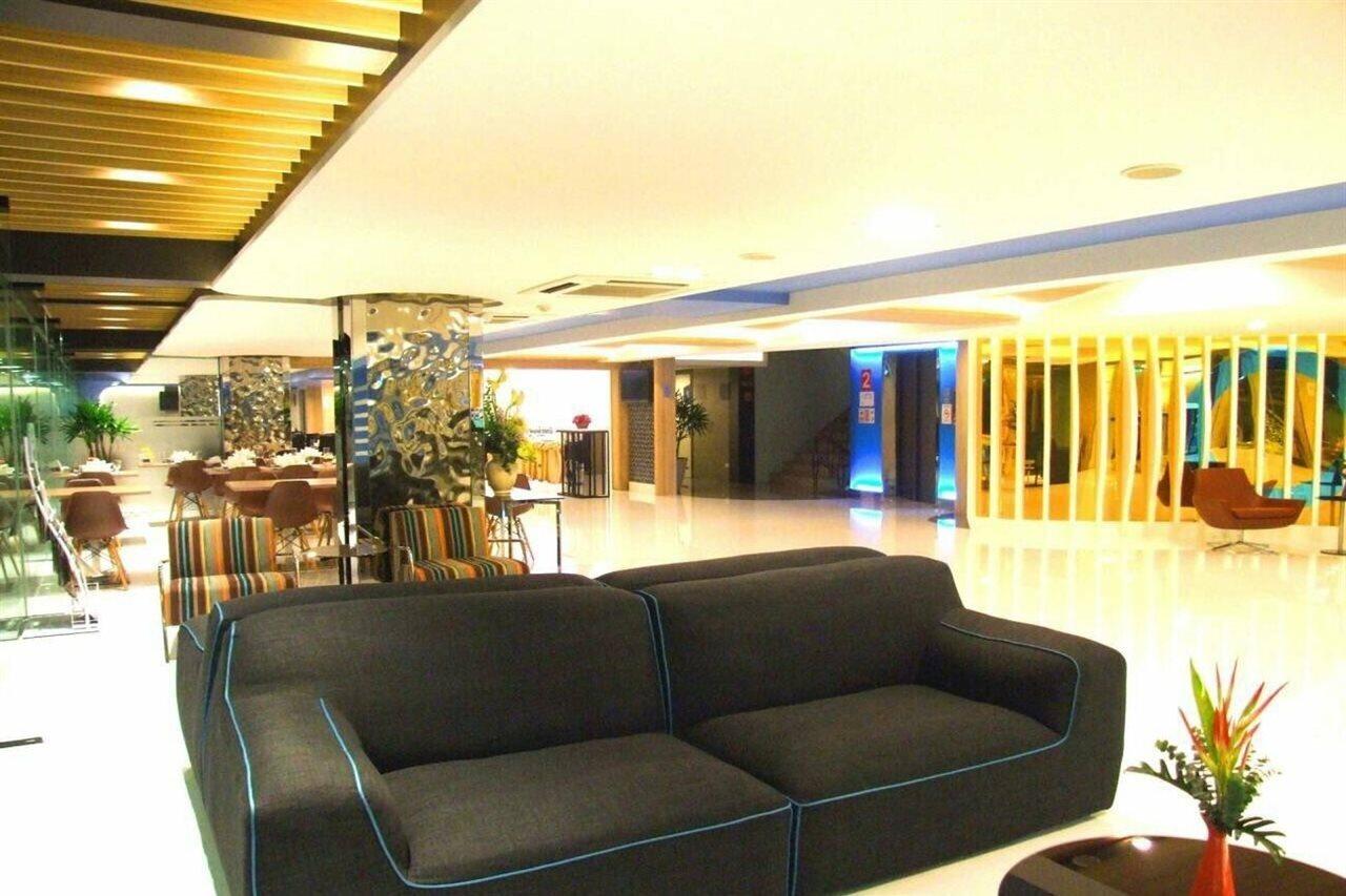 Grand Tower Inn Sathorn Hotel Bangkok Exteriör bild