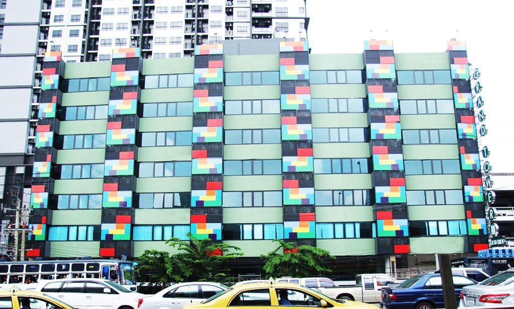 Grand Tower Inn Sathorn Hotel Bangkok Exteriör bild