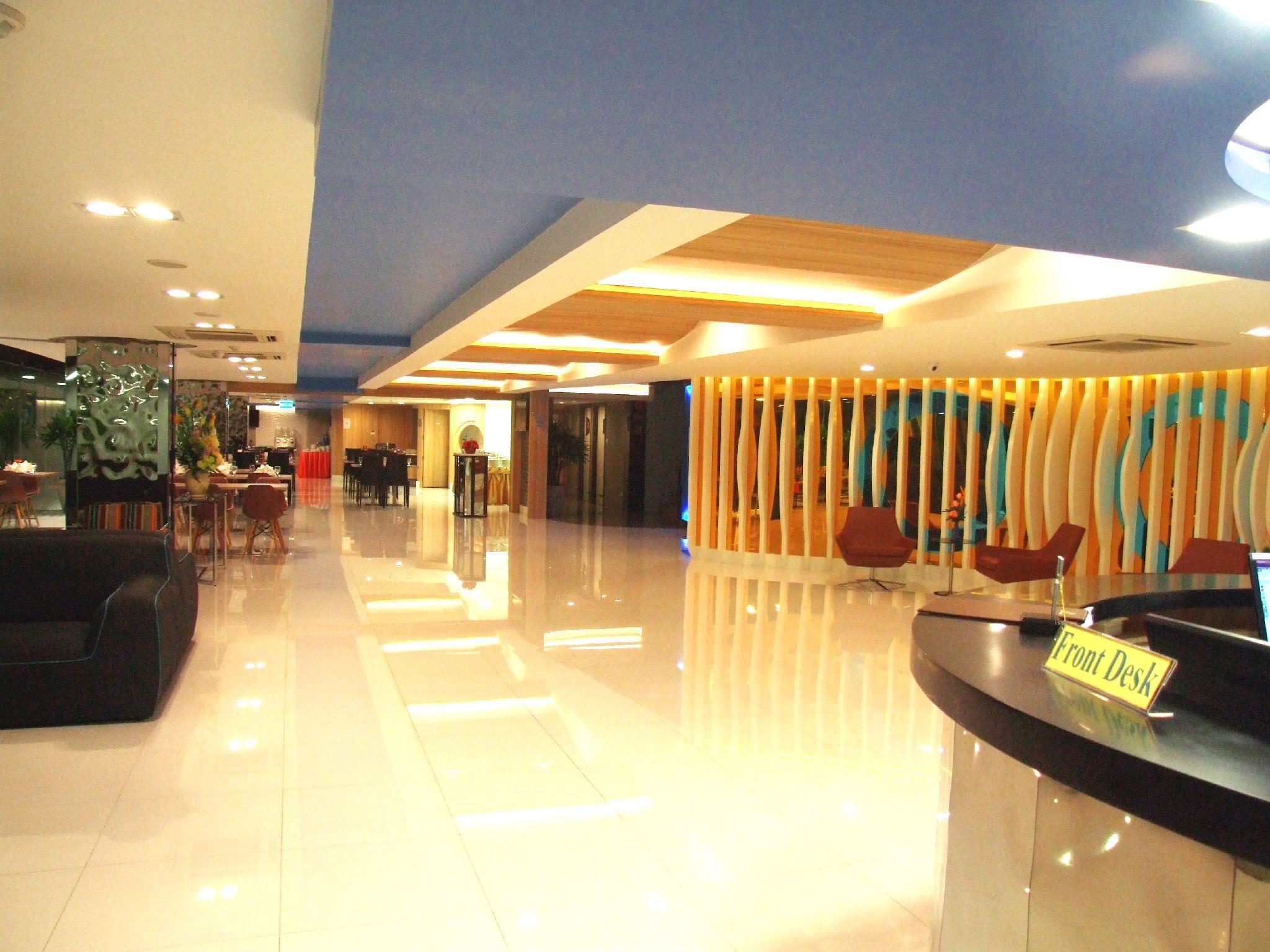 Grand Tower Inn Sathorn Hotel Bangkok Exteriör bild
