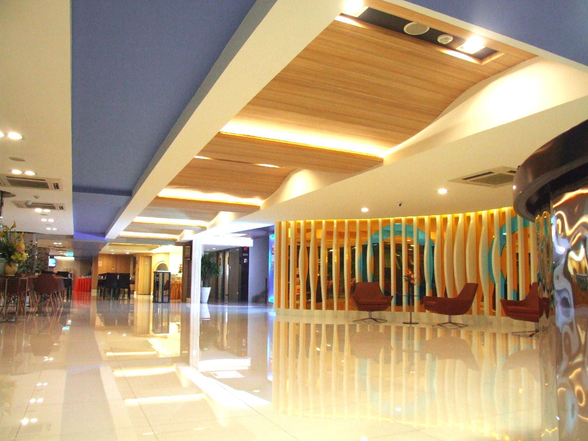 Grand Tower Inn Sathorn Hotel Bangkok Exteriör bild