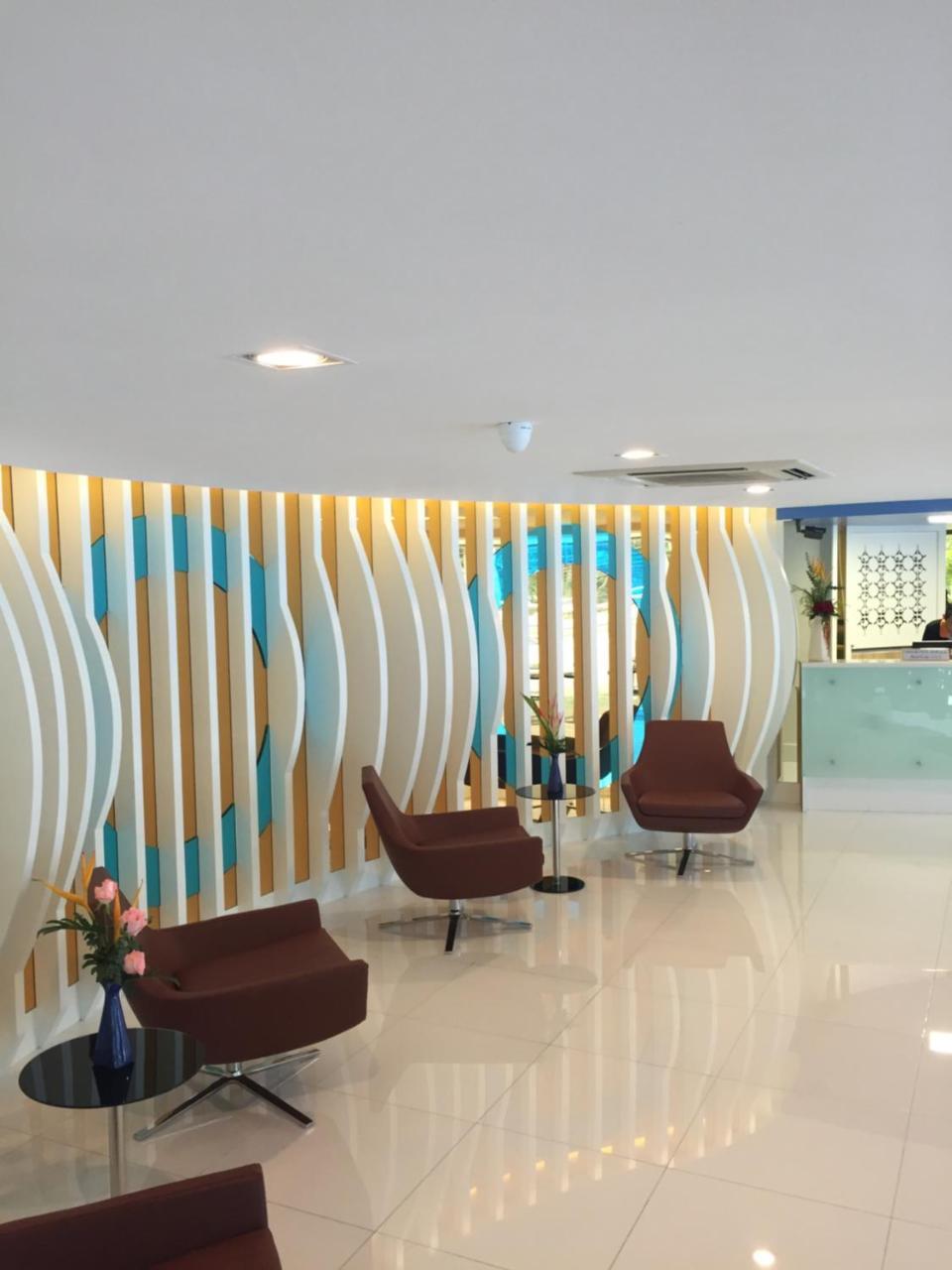 Grand Tower Inn Sathorn Hotel Bangkok Exteriör bild